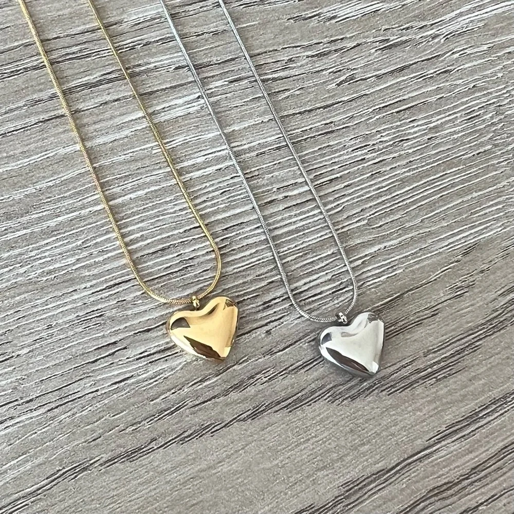 NEW | dainty necklace with heart pendant
